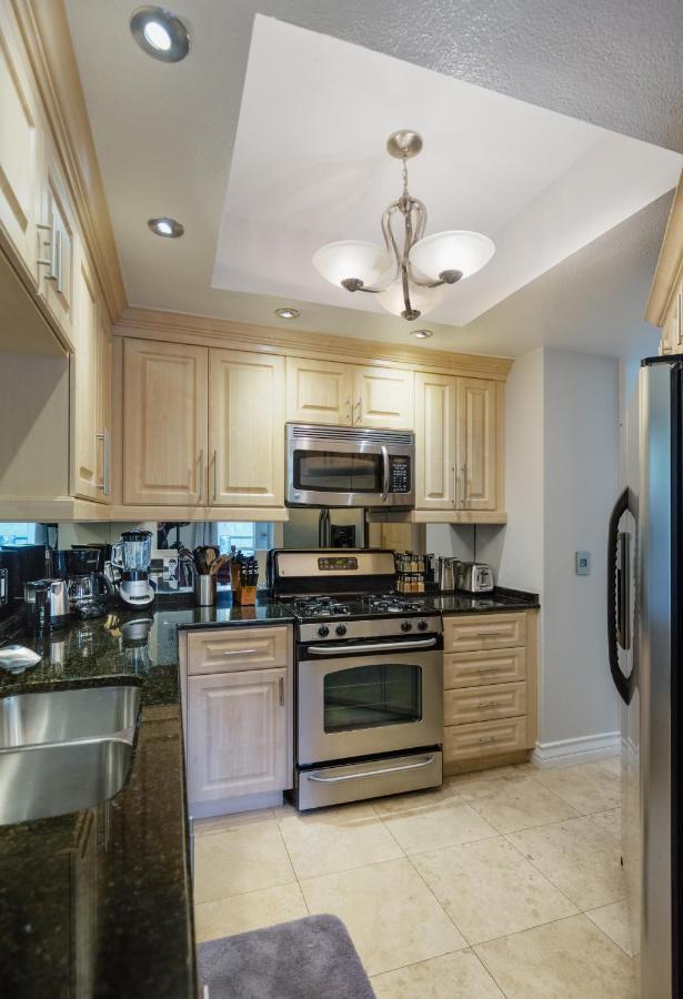 Fabulous Penthouse: Vegas Strip View With Amenities Apartment